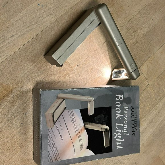 Perfect Solutions Personal Book Light - Picture 2 of 6
